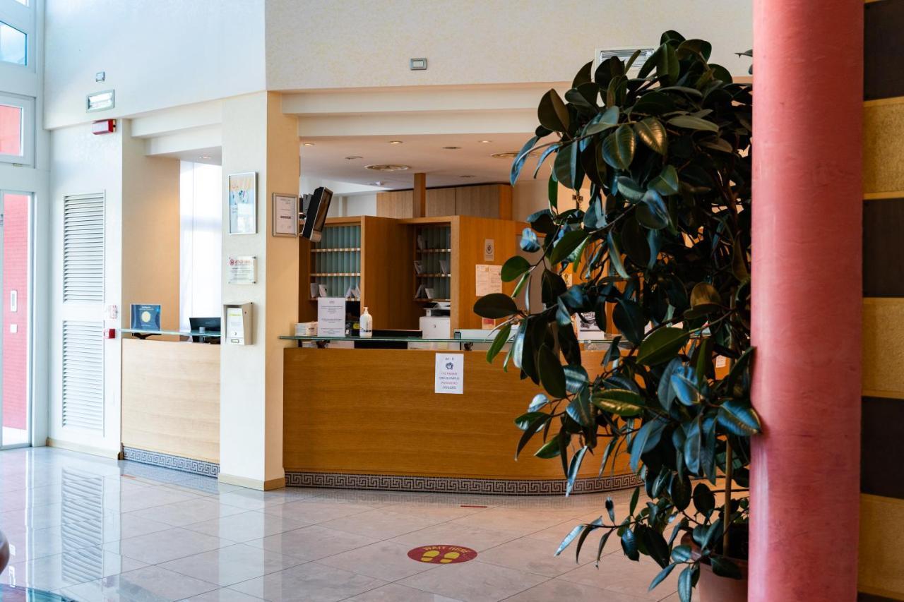 Olympus Hotel 4*