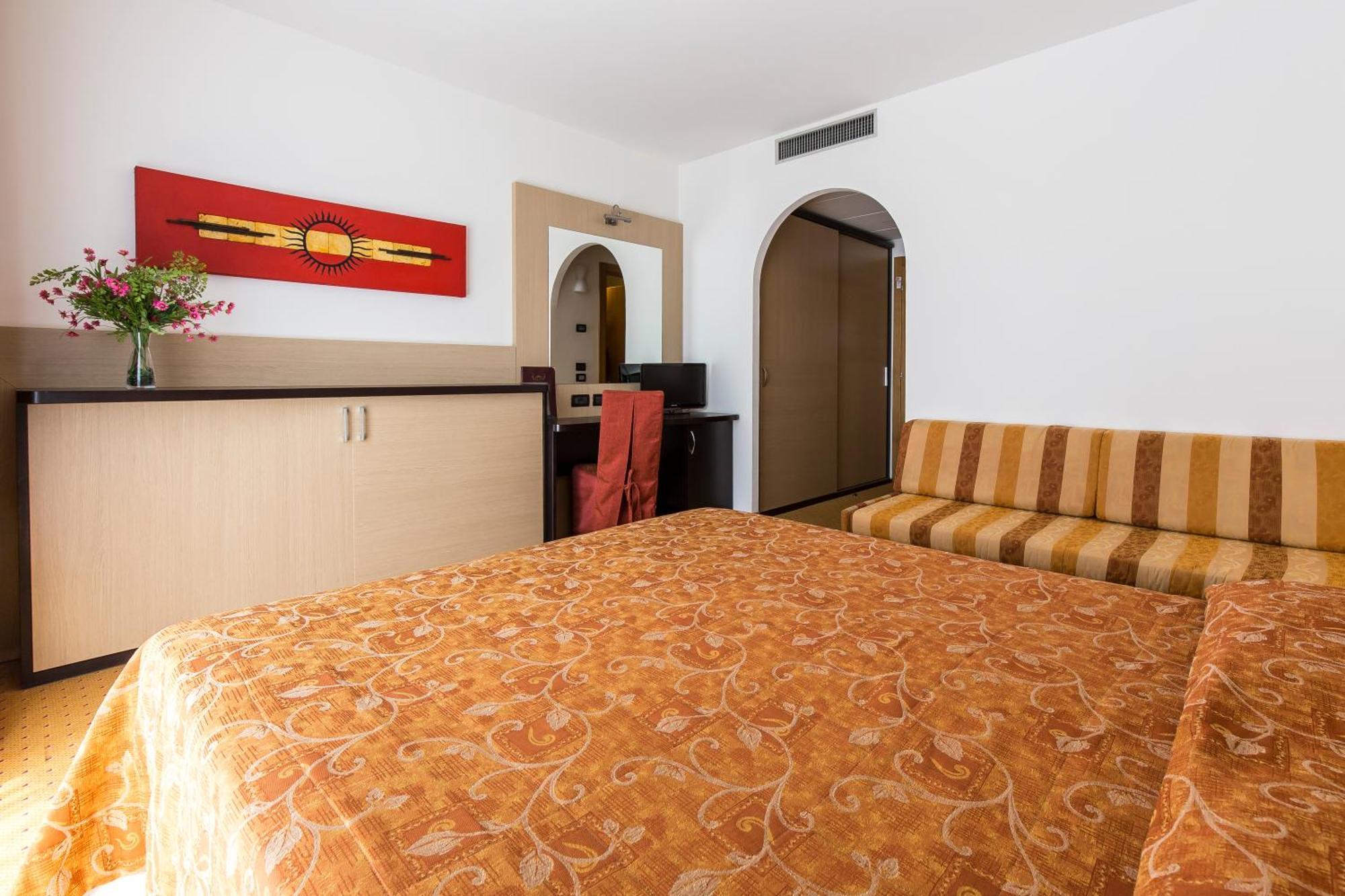 Olympus Hotel 4*
